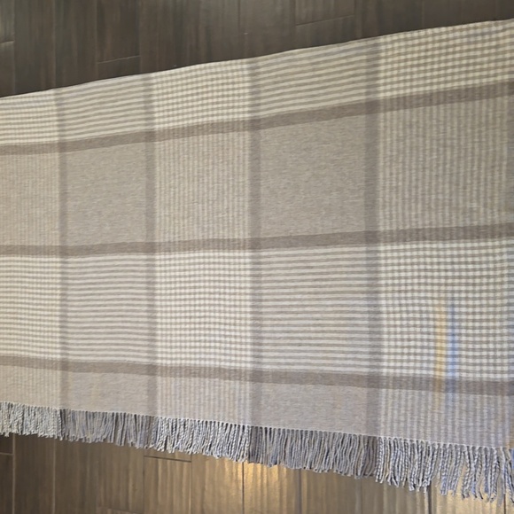 Fibre By Auskin Other - Fibre By Auskin Merino Wool Fringe 59 X 78 Throw Blanket